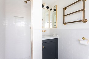 Oakington Road by Onefinestay