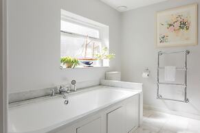 Oakington Road by Onefinestay