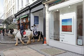 Bathurst Mews III by Onefinestay