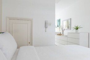 Bathurst Mews III by Onefinestay