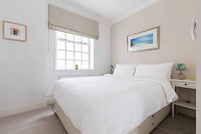 Bathurst Mews III by Onefinestay