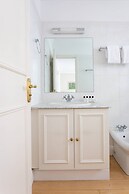 Bathurst Mews III by Onefinestay