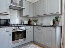 Bathurst Mews III by Onefinestay