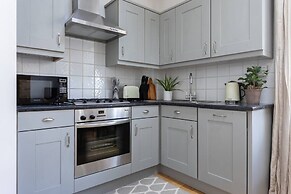 Bathurst Mews III by Onefinestay