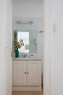 Bathurst Mews III by Onefinestay