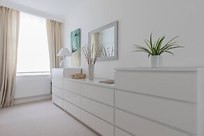 Bathurst Mews III by Onefinestay