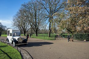 Bathurst Mews III by Onefinestay