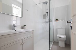 Bathurst Mews III by Onefinestay