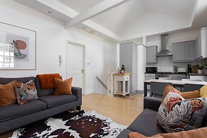 Bathurst Mews III by Onefinestay