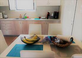 Gennadi Serenity House -beachfront Villa