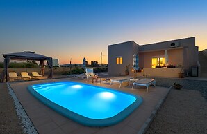 Gennadi Serenity House -beachfront Villa