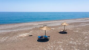 Gennadi Serenity House -beachfront Villa