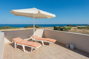 Gennadi Serenity House -beachfront Villa