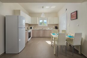 Gennadi Serenity House -beachfront Villa