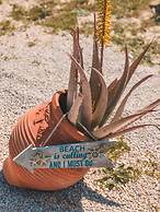 Gennadi Serenity House -beachfront Villa