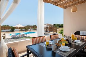 Gennadi Serenity House -beachfront Villa