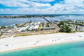 Anna Maria Island Absolute Anna Maria-private Beach Access-heated Pool