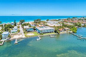 Anna Maria Island Bay Watch Bungalow