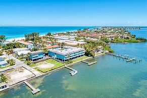Anna Maria Island Bay Watch Bungalow