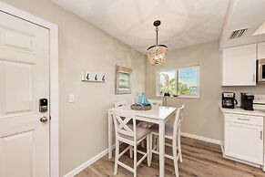 Anna Maria Island Beach Palms 8B