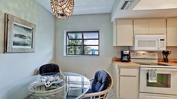 Anna Maria Island Beach Palms 8B