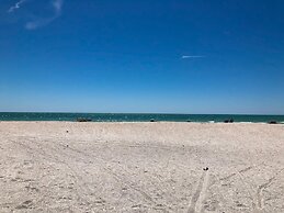 Anna Maria Island Runaway Tropical Escape