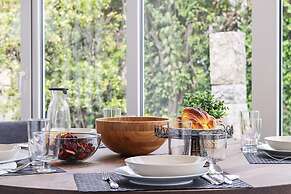 Belem Boutique VI by Homing