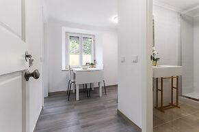 Belem Boutique I by Homing