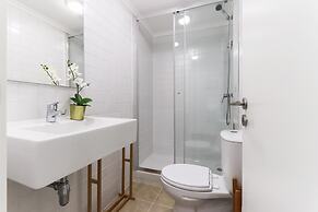 Belem Boutique I by Homing