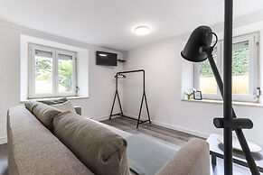 Belem Boutique I by Homing