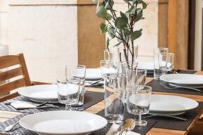 Belem Boutique II by Homing