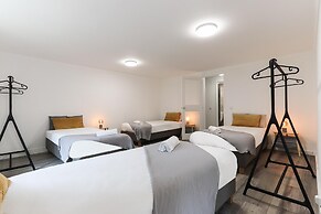 Belem Boutique II by Homing