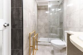 Belem Boutique II by Homing