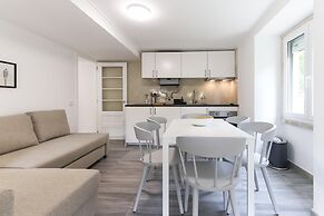 Belem Boutique II by Homing