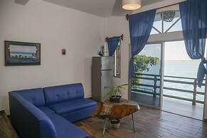 Seven Blue House Village & Lodge