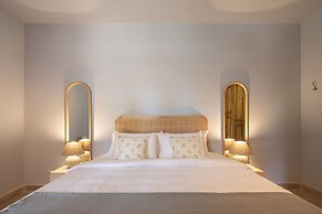 HOLT Magnificent 6BR Villa in Malanquin Golf Club