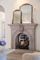 HOLT Magnificent 6BR Villa in Malanquin Golf Club