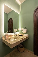 HOLT Magnificent 6BR Villa in Malanquin Golf Club