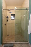 HOLT Magnificent 6BR Villa in Malanquin Golf Club