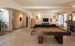 HOLT Magnificent 6BR Villa in Malanquin Golf Club