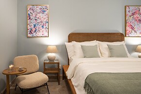 HOLT Magnificent 6BR Villa in Malanquin Golf Club