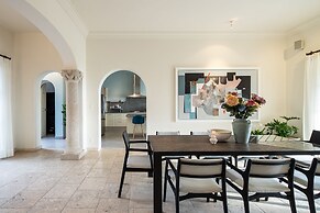 HOLT Magnificent 6BR Villa in Malanquin Golf Club