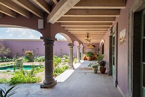 HOLT Magnificent 6BR Villa in Malanquin Golf Club