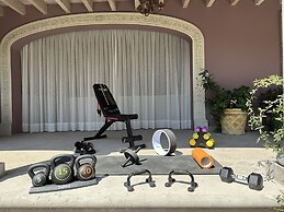 HOLT Magnificent 6BR Villa in Malanquin Golf Club