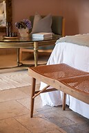 HOLT Magnificent 6BR Villa in Malanquin Golf Club