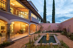 HOLT Magnificent 6BR Villa in Malanquin Golf Club