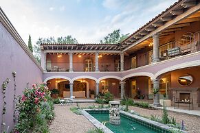 HOLT Magnificent 6BR Villa in Malanquin Golf Club