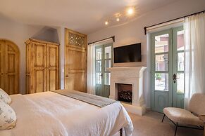 HOLT Magnificent 6BR Villa in Malanquin Golf Club