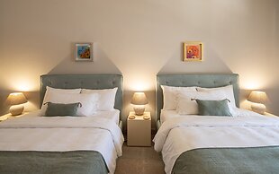 HOLT Magnificent 6BR Villa in Malanquin Golf Club