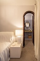 HOLT Magnificent 6BR Villa in Malanquin Golf Club